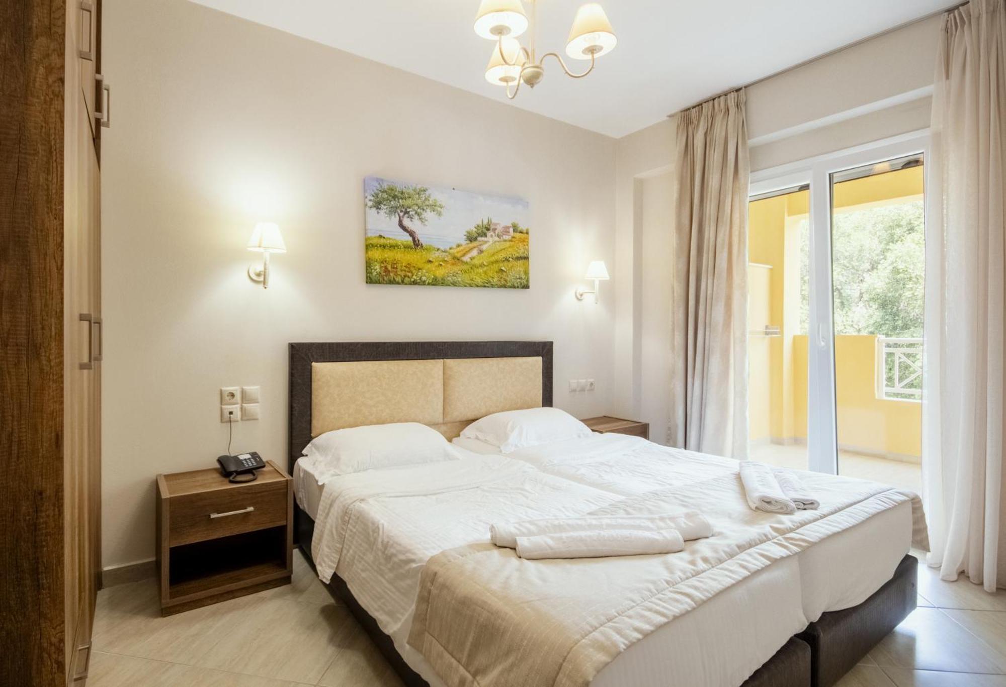 Robolla Beach Aparthotel Roda  Chambre photo