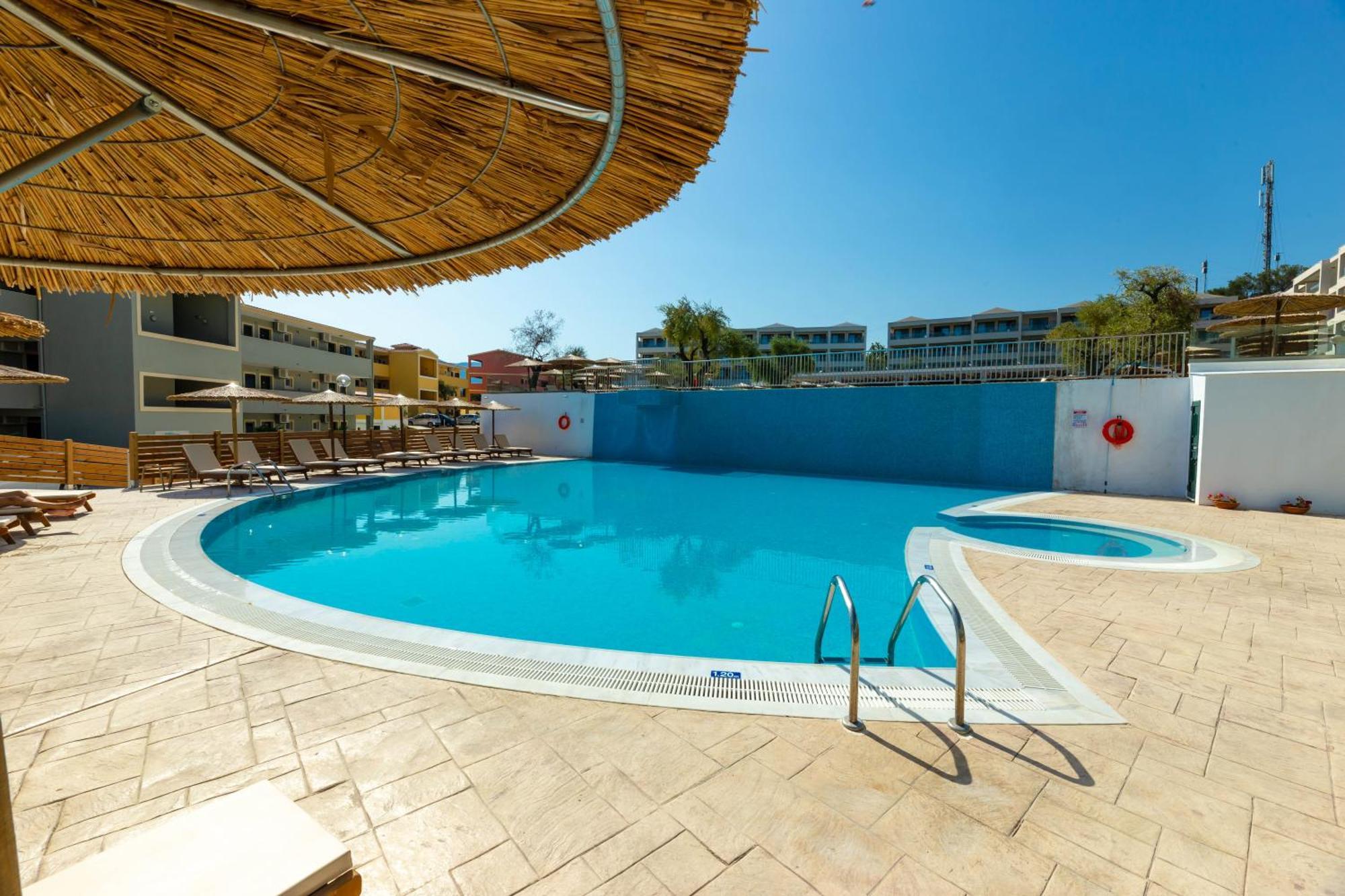 Robolla Beach Aparthotel Roda  Extérieur photo