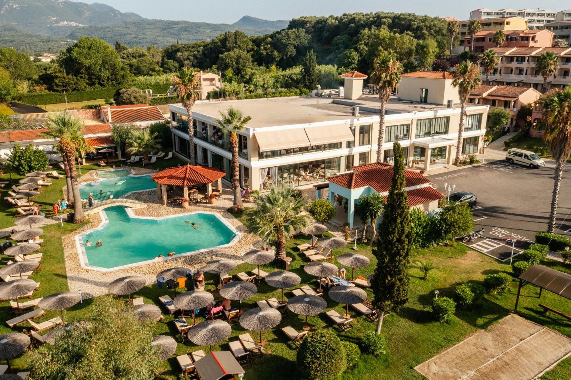 Robolla Beach Aparthotel Roda  Extérieur photo
