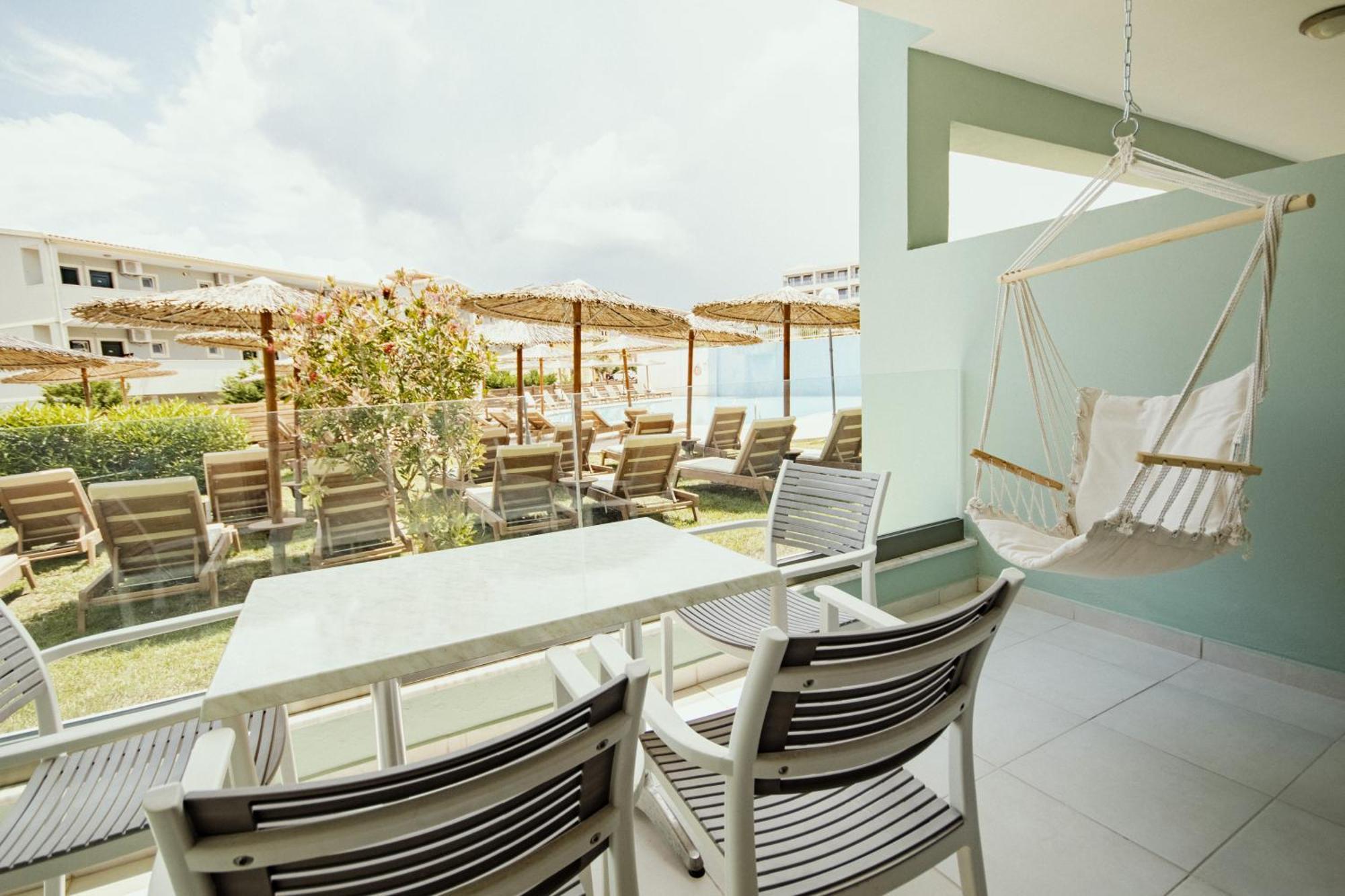 Robolla Beach Aparthotel Roda  Chambre photo