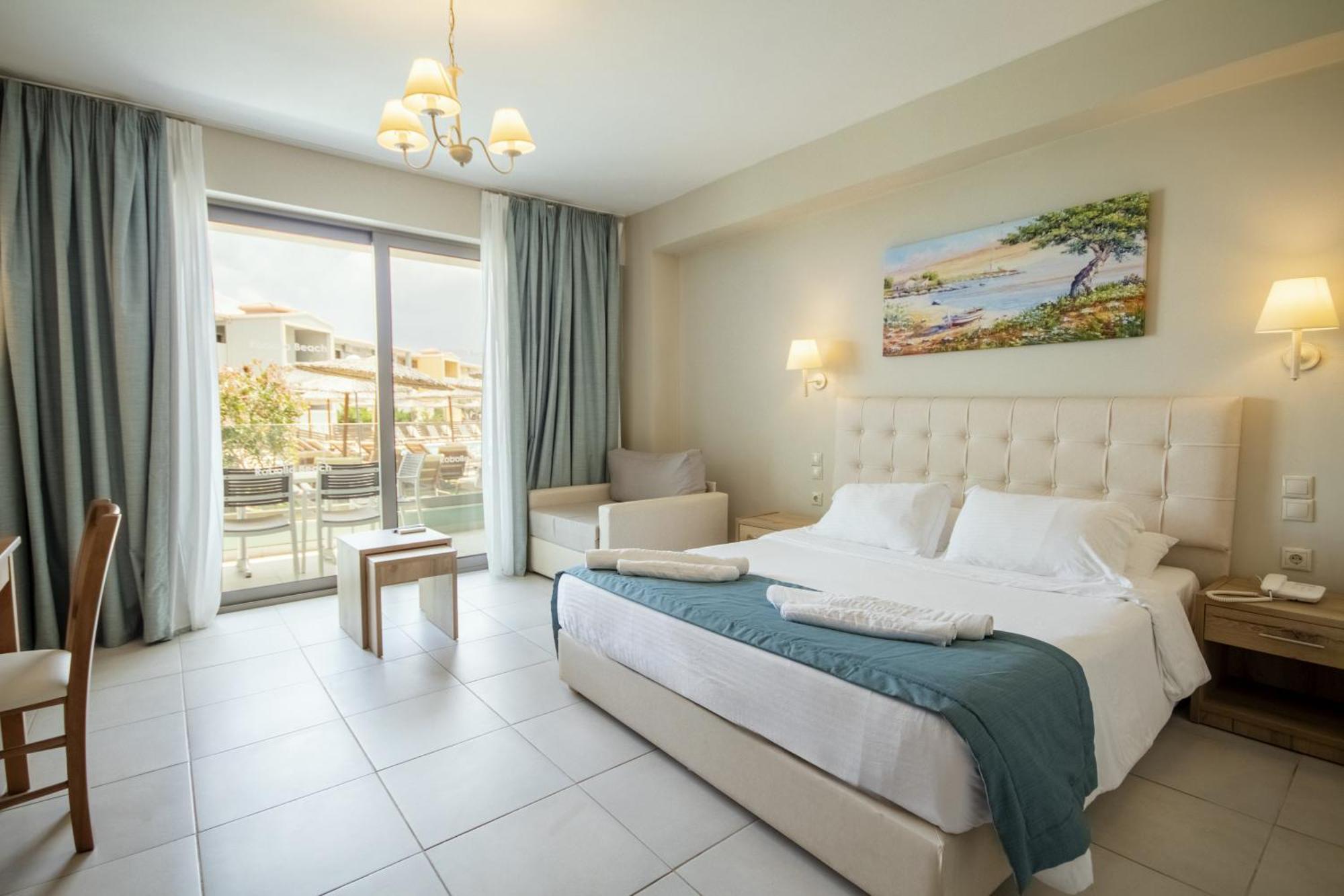 Robolla Beach Aparthotel Roda  Chambre photo