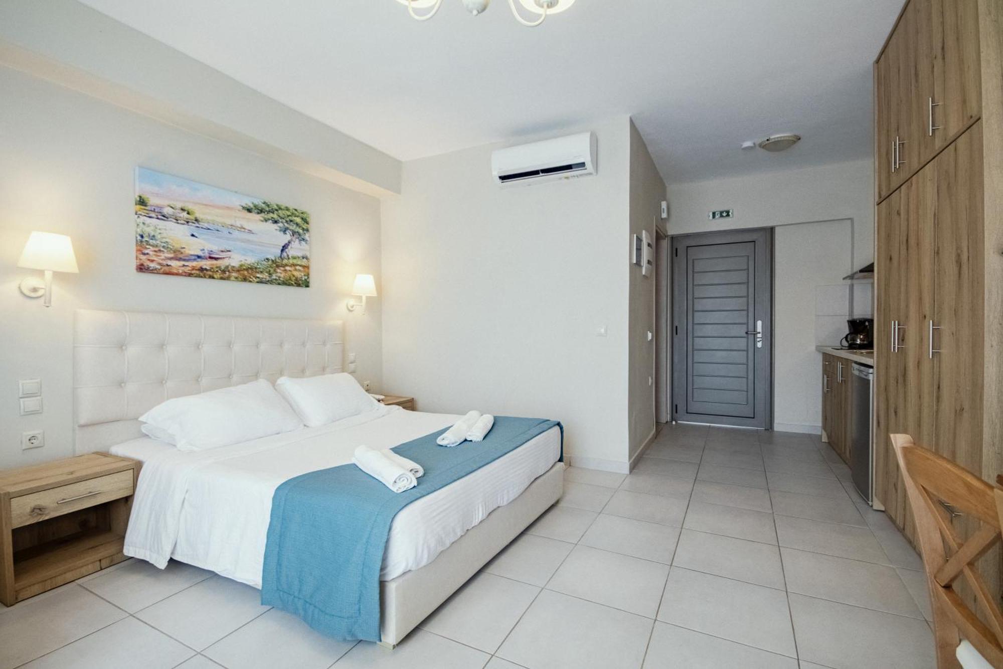 Robolla Beach Aparthotel Roda  Chambre photo